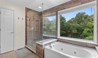 2535 Barrett Springs Dr, Ballwin, MO 63021