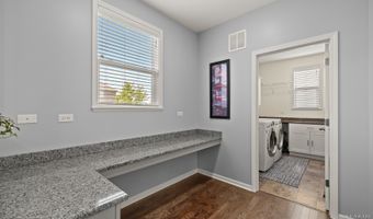 1600 Creeks Crossing Dr, Algonquin, IL 60102