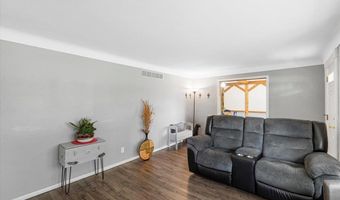 9513 Sequoia Ct, Affton, MO 63123