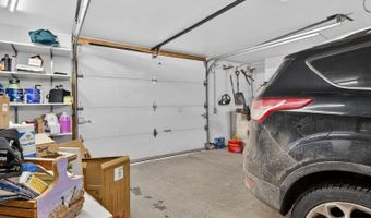 87 Maple Ridge Dr, Monmouth, ME 04259