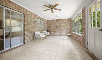 1369 Crescent Dr, Baton Rouge, LA 70806