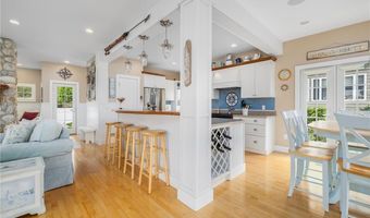 439 Wandsworth St, Narragansett, RI 02882