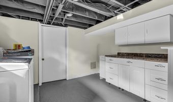 2 8th St, Aberdeen, NJ 07747