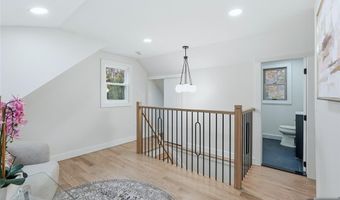 20 Dojean Ct, Bergenfield, NJ 07621