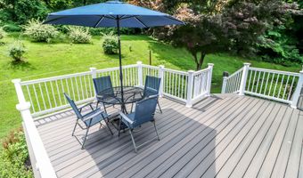 21 Lillinonah Dr, Brookfield, CT 06804