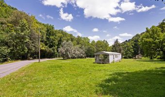 941 E Clayton Rd, Alderson, WV 24910
