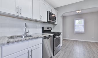 68 Elm St, Beachwood, NJ 08722