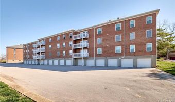 974 Claytonbrook Dr 1A, Ballwin, MO 63011