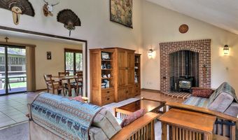 146 Algonquin Trl, Albrightsville, PA 18210