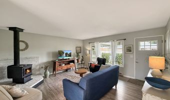 803 PIONEER Rd, Brookings, OR 97415