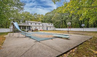 53 Charcalee Dr, Cranston, RI 02921