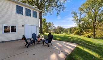 855 Green Lantern Ln, Ballwin, MO 63011