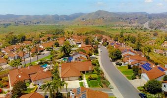 811 Inspiration Ln, Escondido, CA 92025