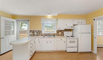 67 Vera St, Warwick, RI 02886