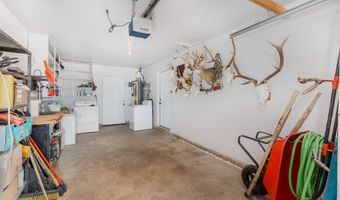 820 Maddox Ave, Aztec, NM 87410