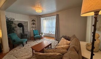 68 Park St, Belfast, ME 04915