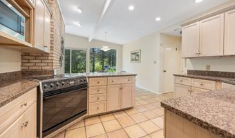 74 Woods Rd, Bethany, CT 06524