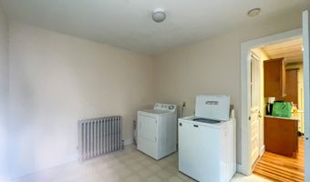 58 Shore Dr, Branford, CT 06405