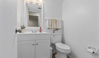 237 Valleyoak Ct, Ballwin, MO 63021