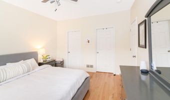 225 W Oakbrook Dr, Ann Arbor, MI 48103