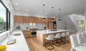 2777 Donna Dr, Columbus, OH 43220