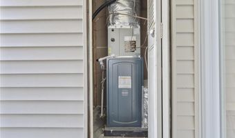 50 Greenhouse Rd 42D, Bridgeport, CT 06606