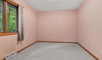 440 BEVERLY Dr, Amherst, WI 54406