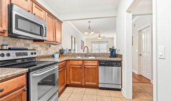 607 W GLENN Ave 103, Auburn, AL 36832