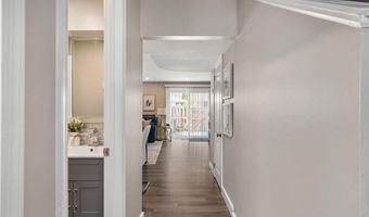 2504 WINDBREAK Dr, Alexandria, VA 22306