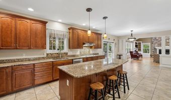 5 Millstone Ter, Bedford, NH 03110