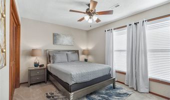 6 Connie Ln, Bella Vista, AR 72715