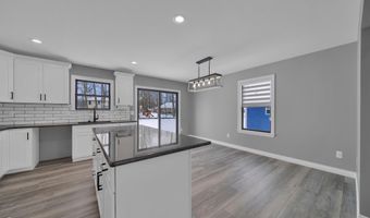 1825 State St, Algonac, MI 48001