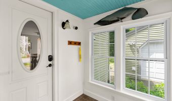 1486 Washington St, Bath, ME 04530