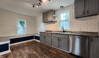 506 S Griffith Ave, Aurora, MO 65605