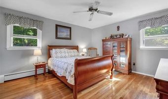 5 Van Gogh Ln, Airmont, NY 10901