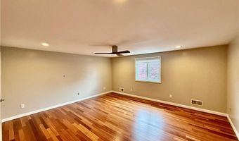 74 Plymouth Rd, East Providence, RI 02914