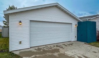 5105 Redcoat Loop, Bismarck, ND 58503