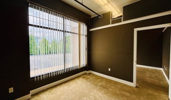 67 W Main St, Clinton, CT 06413