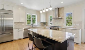 7800 RADNOR Rd, Bethesda, MD 20817