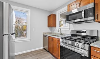 1135 CHAPLIN St SE, Washington, DC 20019