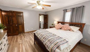 1206 Elm Ave, Ava, MO 65608