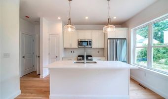 55 Pepper Bush Trl, Narragansett, RI 02874