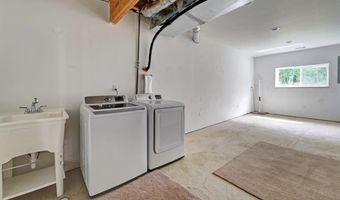 2019 Chalmers Dr, Ann Arbor, MI 48104