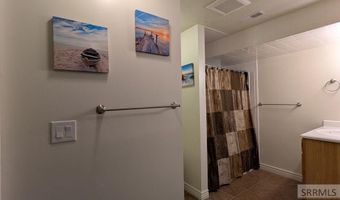 6315 E Chartwell Gdns, Ammon, ID 83406