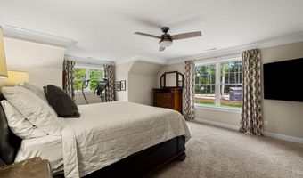 10 Lilac Ct, Bedford, NH 03110