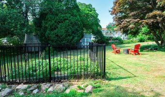 35 OLD PINE Rd, Narragansett, RI 02882