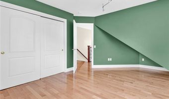 75 Wood St, Bristol, RI 02809