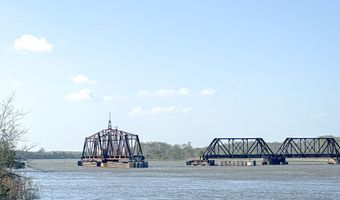 208 Sand Bar Rd, Apalachicola, FL 32320