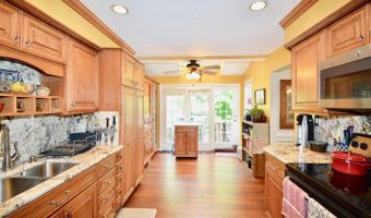 6153 SUMMER PARK Ln, Alexandria, VA 22315