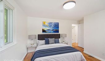 28 Wesleyan Ave, Warwick, RI 02886